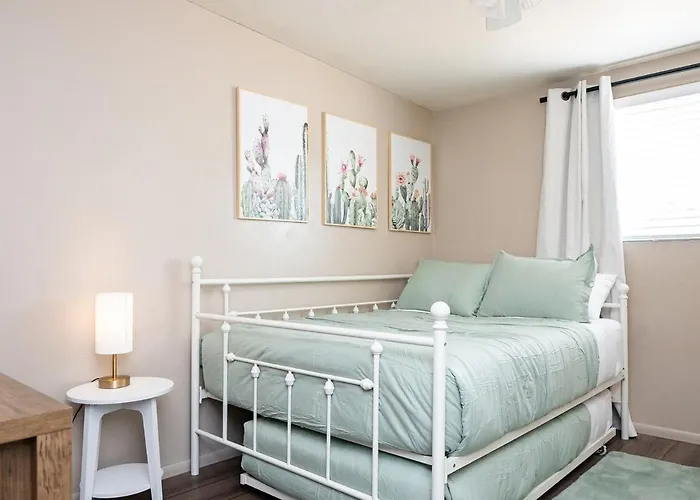 Pool, Game Room, Pet Friendly, 5 Beds East Tucson! Tucson