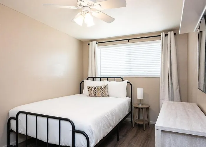 Pool, Game Room, Pet Friendly, 5 Beds East Tucson! *