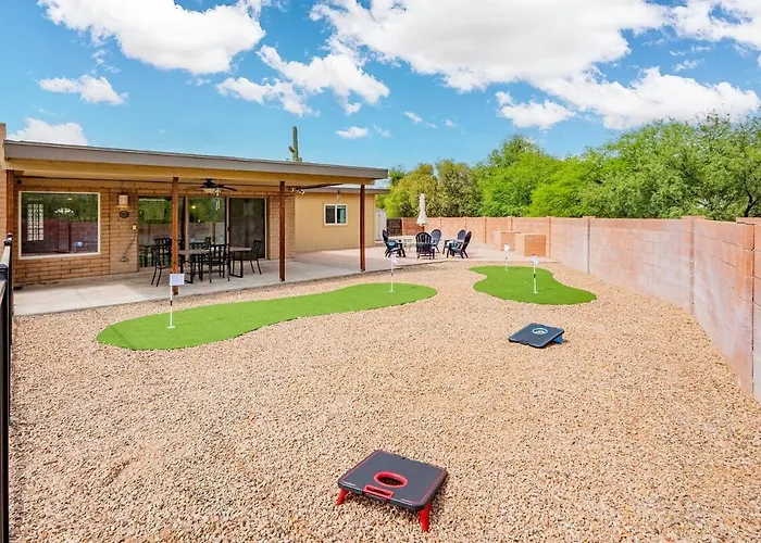Pool, Game Room, Pet Friendly, 5 Beds East Tucson! Holiday home Tucson