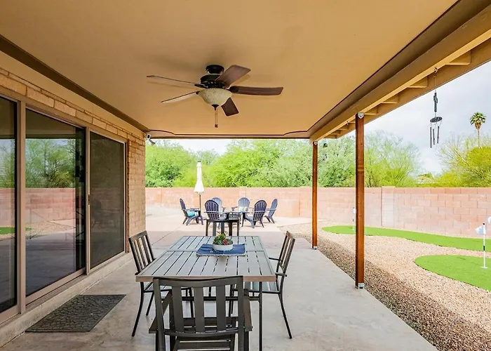 Pool, Game Room, Pet Friendly, 5 Beds East Tucson! Holiday home Tucson